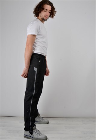 VINTAGE NIKE TRACKSUIT BOTTOMS IN BLACK