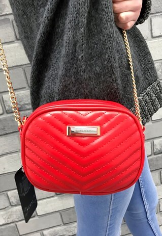 GLOSS RED CROSS BODY BAG