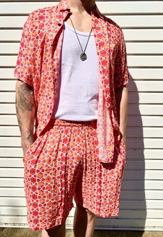 RED MOSAIC MENS SHORTS