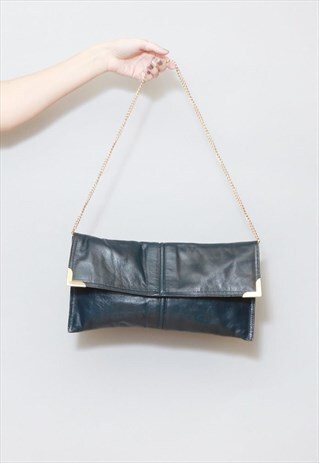 VINTAGE 1970'S NAVY BLUE LEATHER GOLD CHAIN HANDBAG