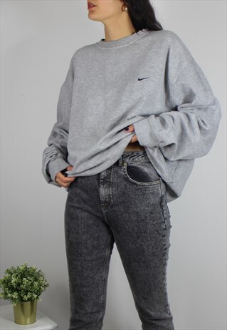 white nike tick jumper