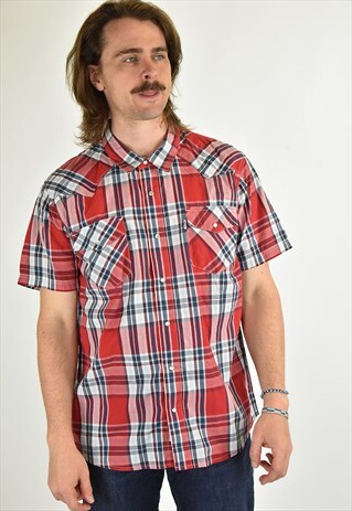 VINTAGE 90'S LEVI'S SHORT SLEEVE RED PLAID BUTTON DOWN SHIRT