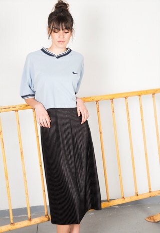 VINTAGE 80'S NIKE CROP TOP /AVELINASREWORKS/ S0758