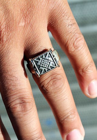VINTAGE BRASS ORNAMENT RING