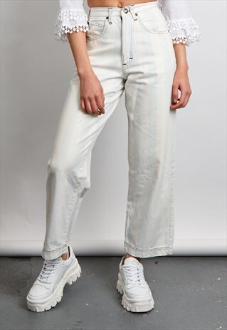 VINTAGE 90'S HIGH WAISTED BABY BLUE AND WHITE MOM JEANS