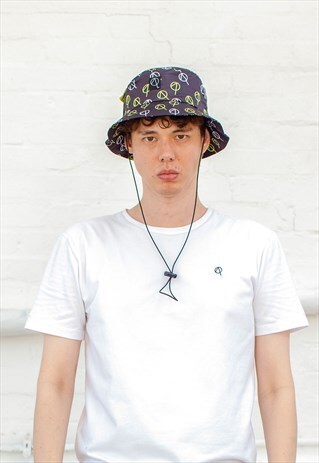 STREETWEAR SAFARI BUCKET HAT WITH EMBROIDERED BRAND TAB