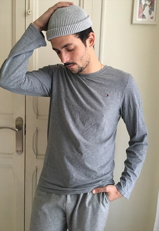 VINTAGE TOMMY HILFIGER T-SHIRT