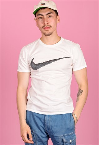 VINTAGE NIKE T SHIRT