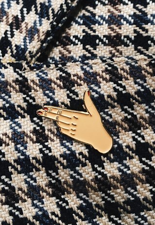 ENAMEL PIN FINGERS GUN
