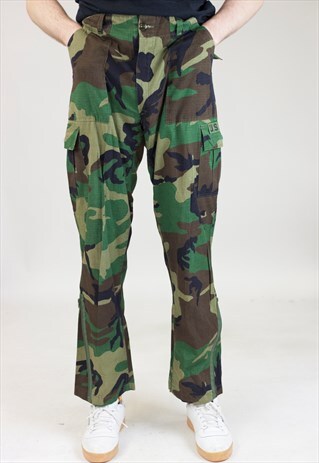 VINTAGE CAMO ARMY 90'S CARGO TROUSERS