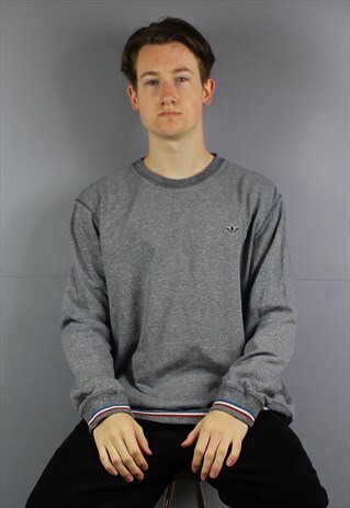 VINTAGE ADIDAS CREWNECK SWEATSHIRT IN GREY WITH EMBROIDERED