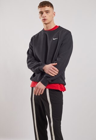 VINTAGE NIKE SWEATSHIRT