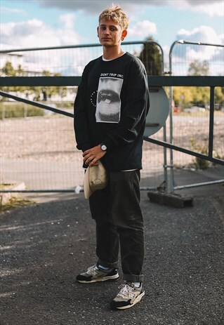 COLOUR COLLECTIVE 'DON'T TRIP' BLACK LONGSLEEVE TEE
