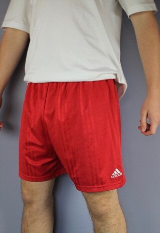 VINTAGE ADIDAS SHORTS IN RED WITH EMBROIDERED LOGO AND DRAWS