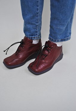 Leather tie shoes, vintage platform heel shoes in red color 
