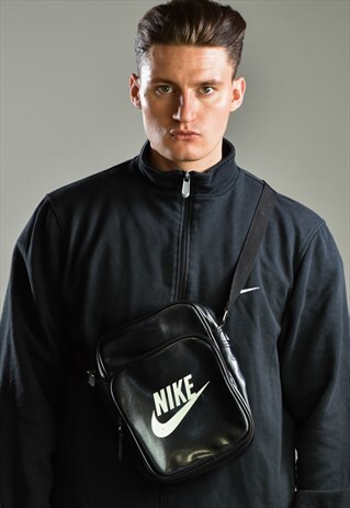2000S NIKE POUCH MAN BAG