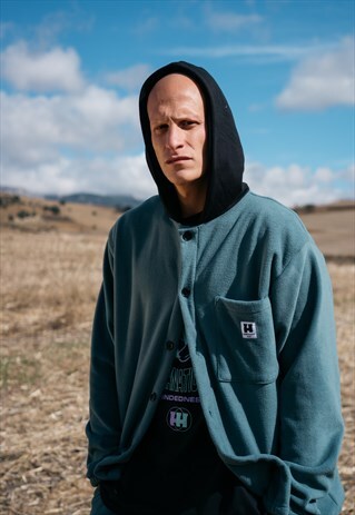 FLEECE IN GREEN WITH HOODIE AND BUTTONS