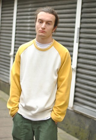 VINTAGE ADIDAS LOGO SWEATER