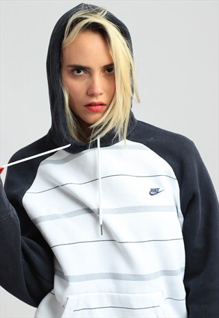 VINTAGE NIKE HOODIE