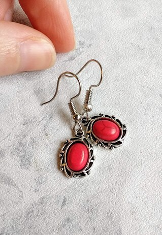 ANTIQUE-STYLE RED STONE EARRINGS