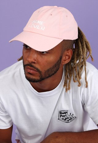 CAP IN PASTEL PINK WITH EMBROIDERED GAME LOVER