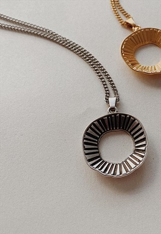 VOID NECKLACE IN SILVER