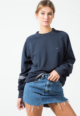 VINTAGE NIKE SWEATSHIRT / S1929