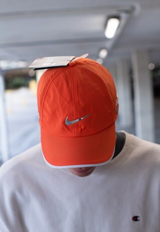 BANGING NIKE CAP IN ORANGE