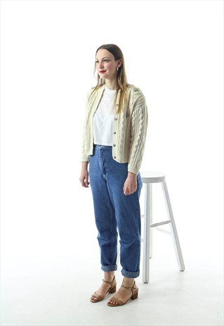 FLORAL OFF WHITE CARDIGAN / VINTAGE GRAPHIC BUTTON UP SWEATE