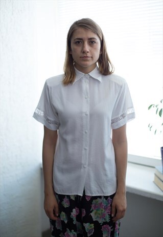 VINTAGE 80'S WHITE SHORT SLEEVED SHIRT