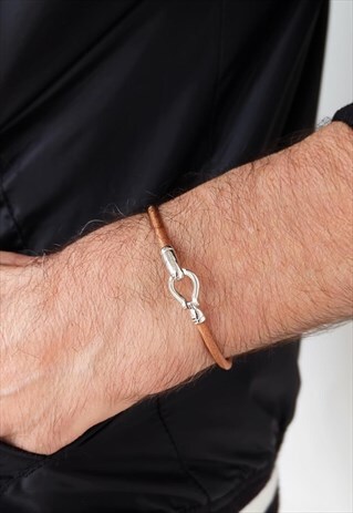 BROWN ROUND HOOK LEATHER BRACELET