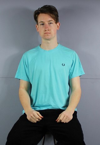 VINTAGE FRED PERRY T-SHIRT IN BLUE WITH EMBROIDERED LOGO. SI
