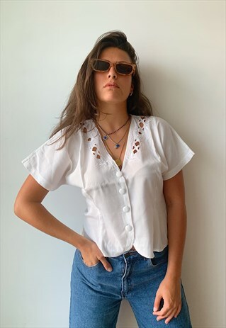 VINTAGE 90S SHIRT WITH BRODERIE DETAIL IN WHITE