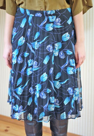 BLACK AND BLUE TULIPS PLEATED SKIRT