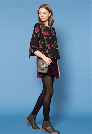 BLACK FLUTED CUFFS FLORAL PRINT TOP
