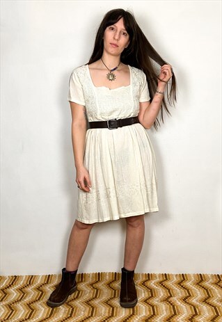 VINTAGE 90'S PRETTY CREAMY WHITE EMBROIDERED MINI DRESS