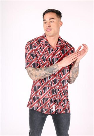 REVERE COLLAR SHIRT IN GEOMETRIC RED PRINT