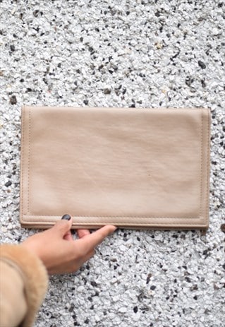 VINTAGE VEGAN CLUTCH BAG