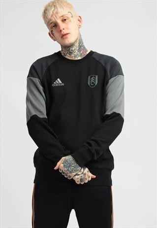 VINTAGE ADIDAS SWEATSHIRT