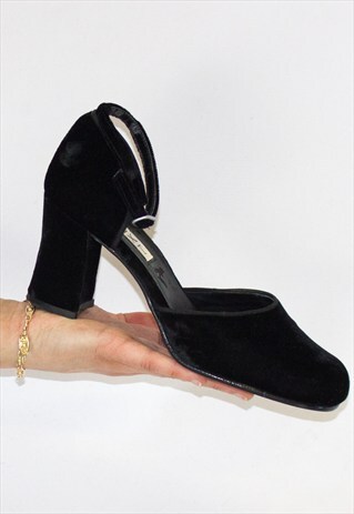 90'S VELVET BLOCK HEEL STRAPPY SHOES