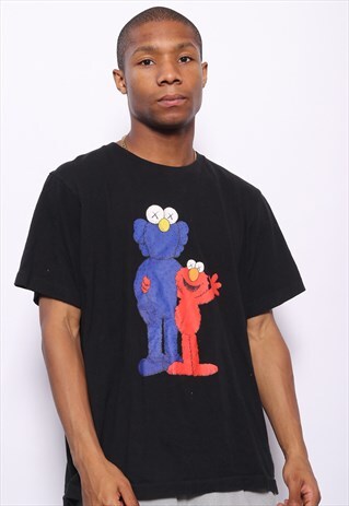 VINTAGE UNIQLO KAWS SESAME STREET GRAPHIC T-SHIRT BLACK