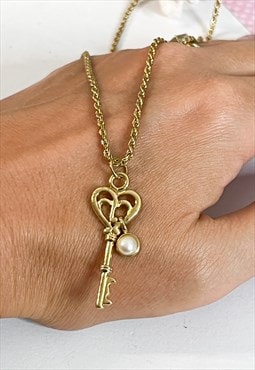 Y2K Heart Key & Pearl Necklace
