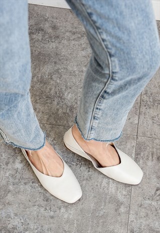 JANE GENUINE LEATHER FLATS IN WHITE