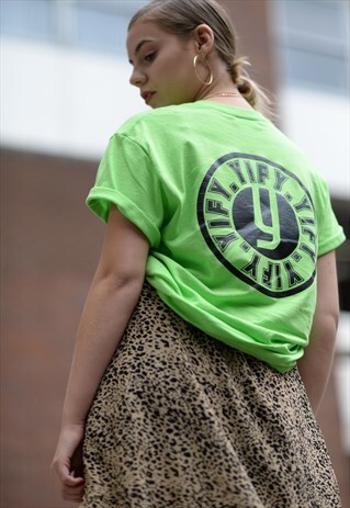 GRAPHIC OVERSIZED T-SHIRT IN NEON GREEN.