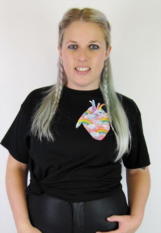 UNICORN HEART BLACK POCKET TEE