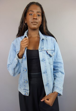 CLASSIC LIGHT WASH LEVI'S DENIM JACKET