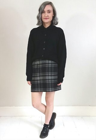 VINTAGE 60'S BLACK BUTTON UP JUMPER WITH POCKETS