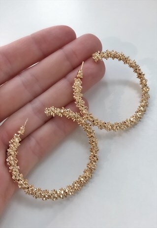 GOLD TINSEL EFFECT HOOP EARRINGS