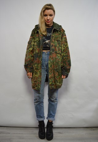 90S GERMAN ARMY OVERSIZED CAMO MILITARY HOODED PARKA COAT