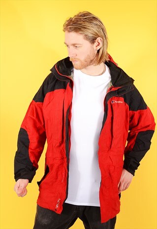 VINTAGE BERGHAUS AQUAFOIL HOODED RAIN COAT RED